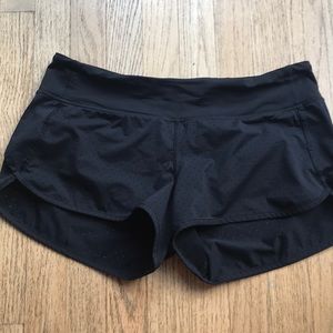 Lululemon shorts 2.5 inch